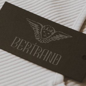 Quadrangle Stylish Serif